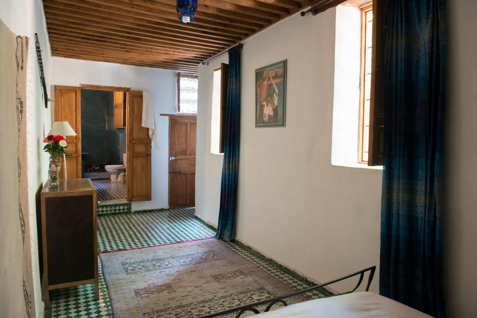 R'Mila Medina Fez Hotel Bagian luar foto