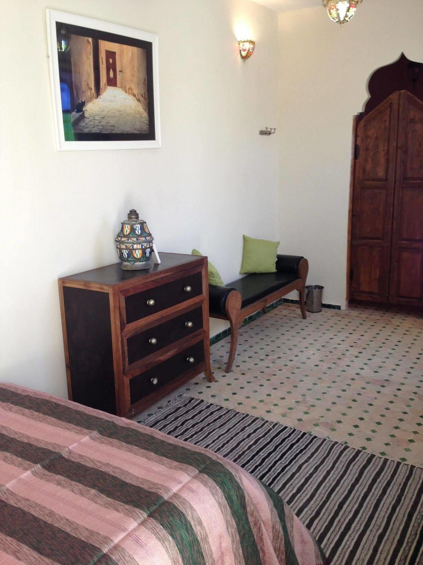 R'Mila Medina Fez Hotel Bagian luar foto