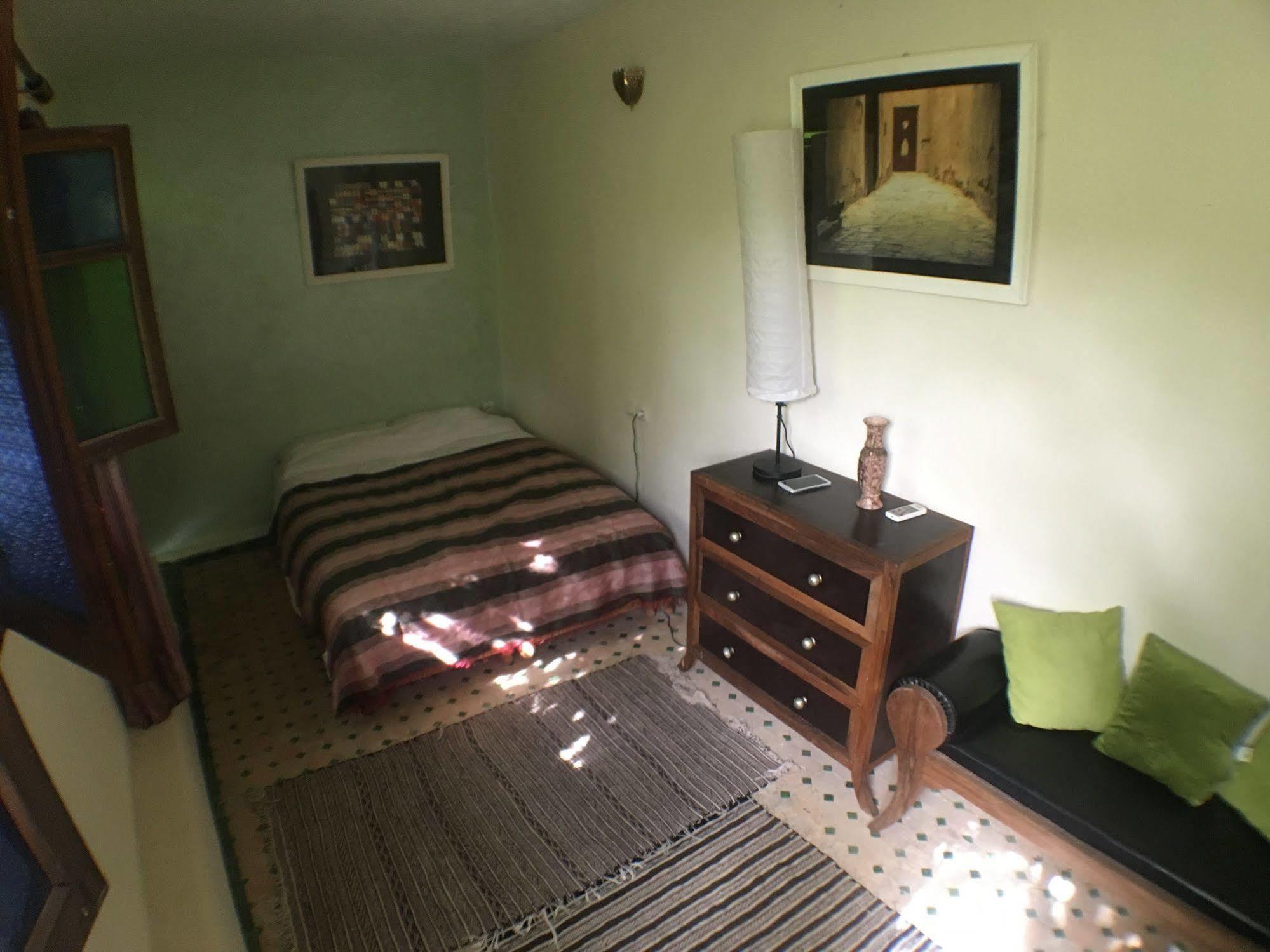 R'Mila Medina Fez Hotel Bagian luar foto