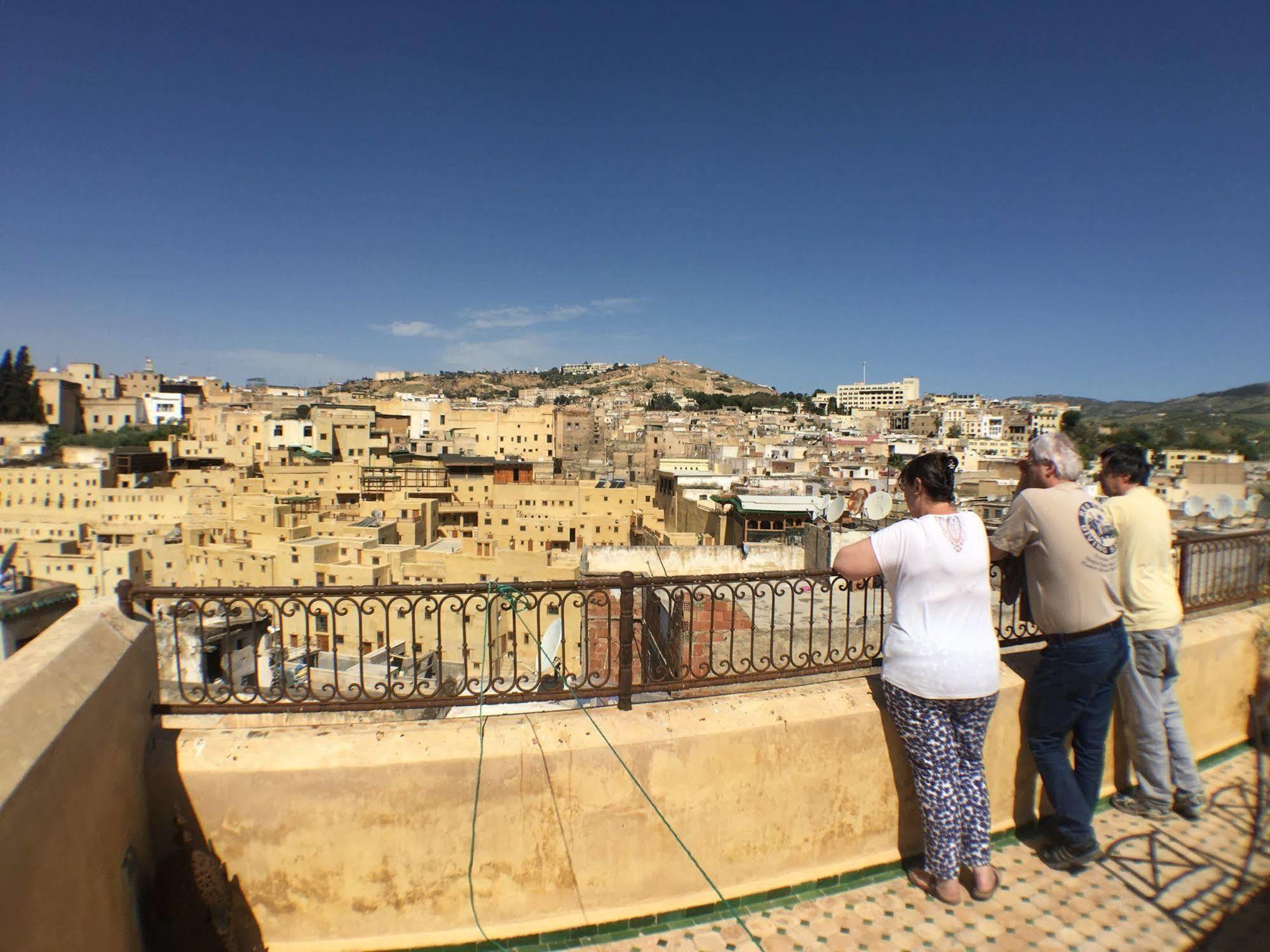 R'Mila Medina Fez Hotel Bagian luar foto