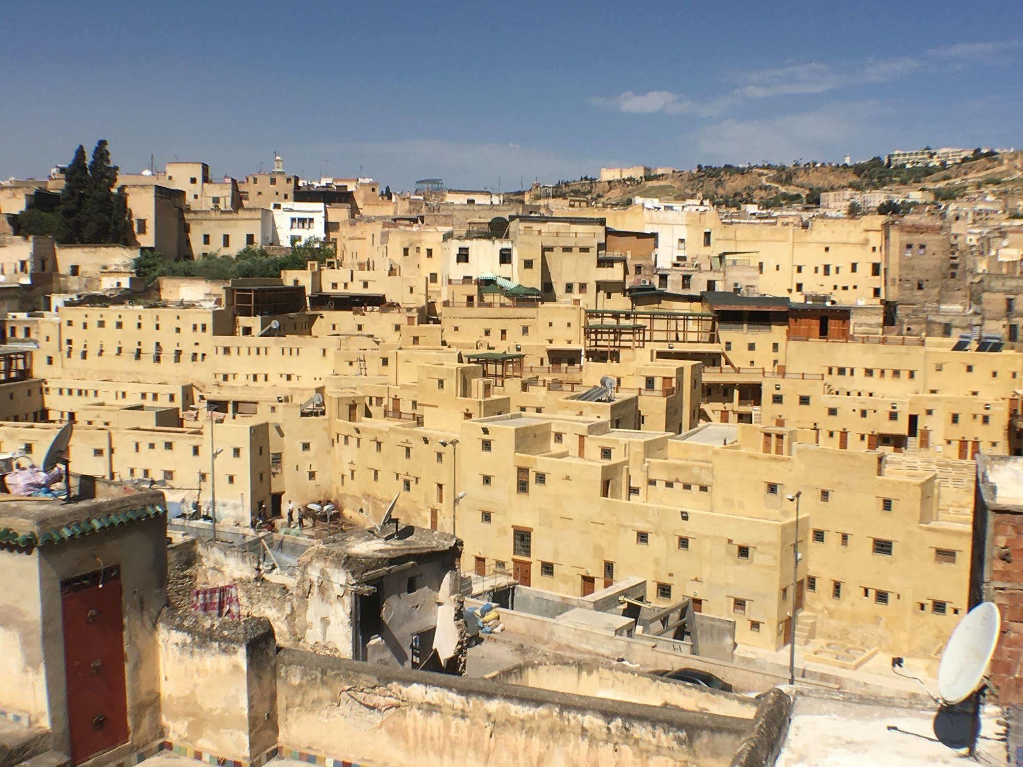 R'Mila Medina Fez Hotel Bagian luar foto