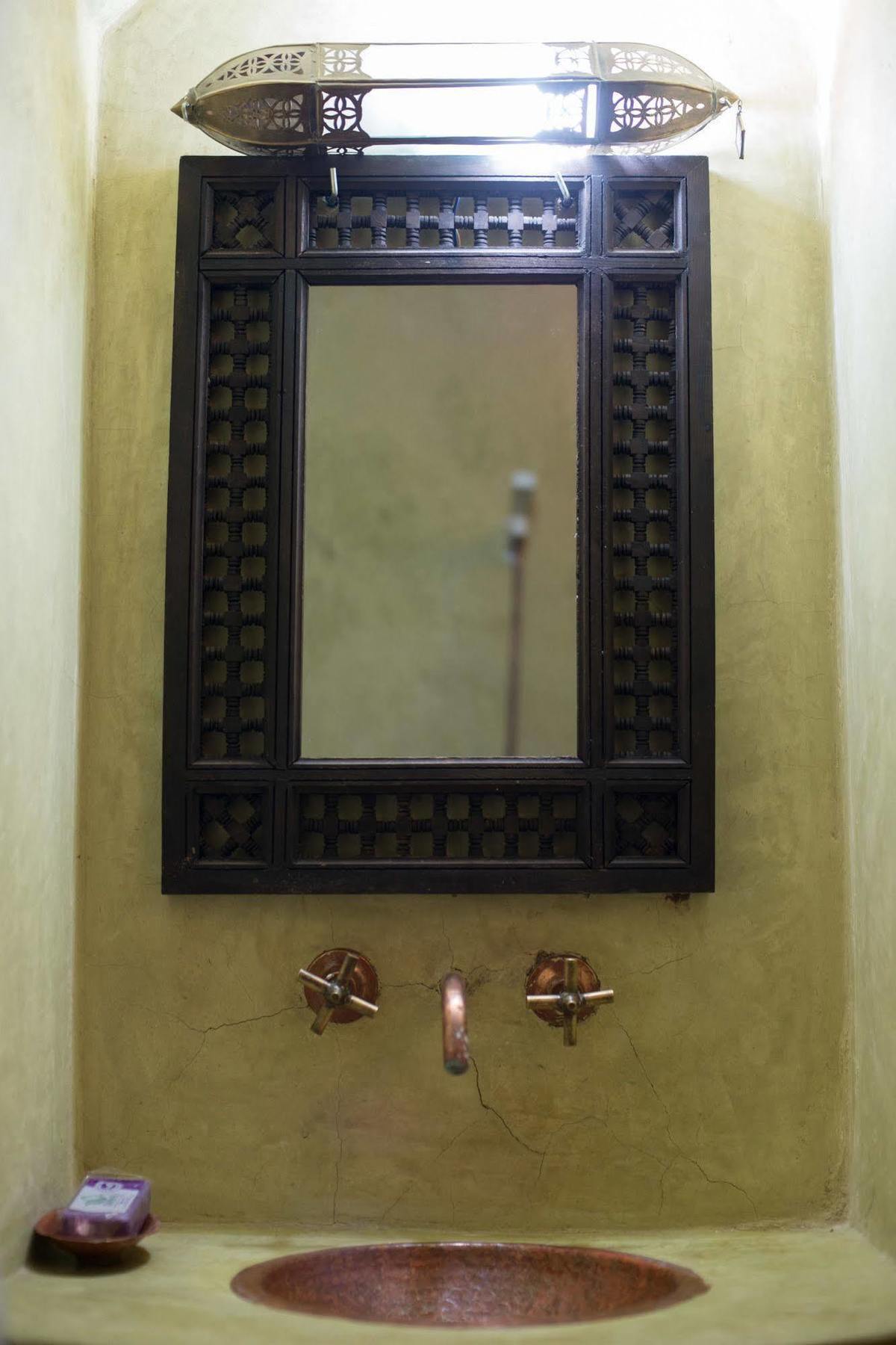 R'Mila Medina Fez Hotel Bagian luar foto